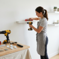 Lav DIY hylder til væggene uden at skade indbygningen